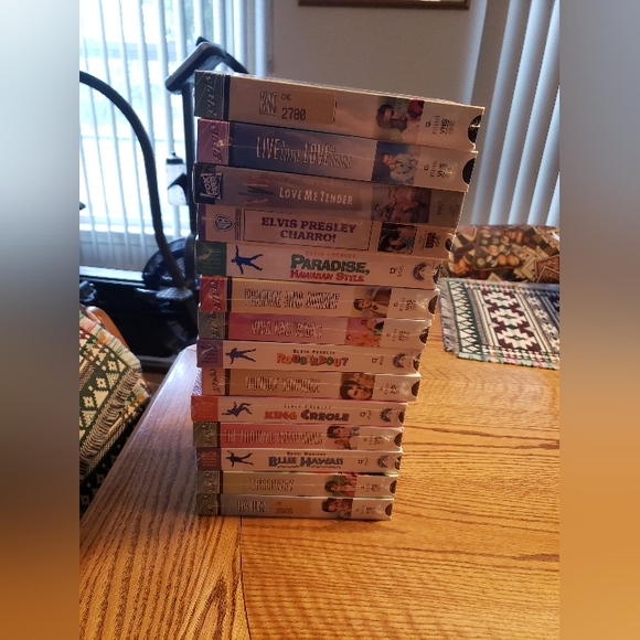 Elvis Presley NEW 14 VHS MOVIES - Picture 7 of 13